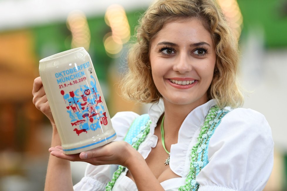 Oktoberfest a jeho oficiální tuplák. Největší pivní festival na světě je letos od 29. září do 6. října.