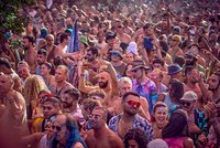 Tragédie na maďarském hudebním festivalu: Ozora skončí předčasně