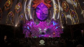 Na maďarském hudebním festivalu Ozora zemřeli dva lidé. Pořadatelé ho předčasně ukončí.