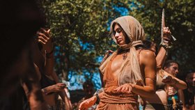 Na maďarském hudebním festivalu Ozora zemřeli dva lidé. Pořadatelé ho předčasně ukončí.
