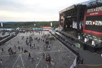 Kvůli teroristické hrozbě byl v Německu přerušen rockový festival: Fanoušci museli místo opustit
