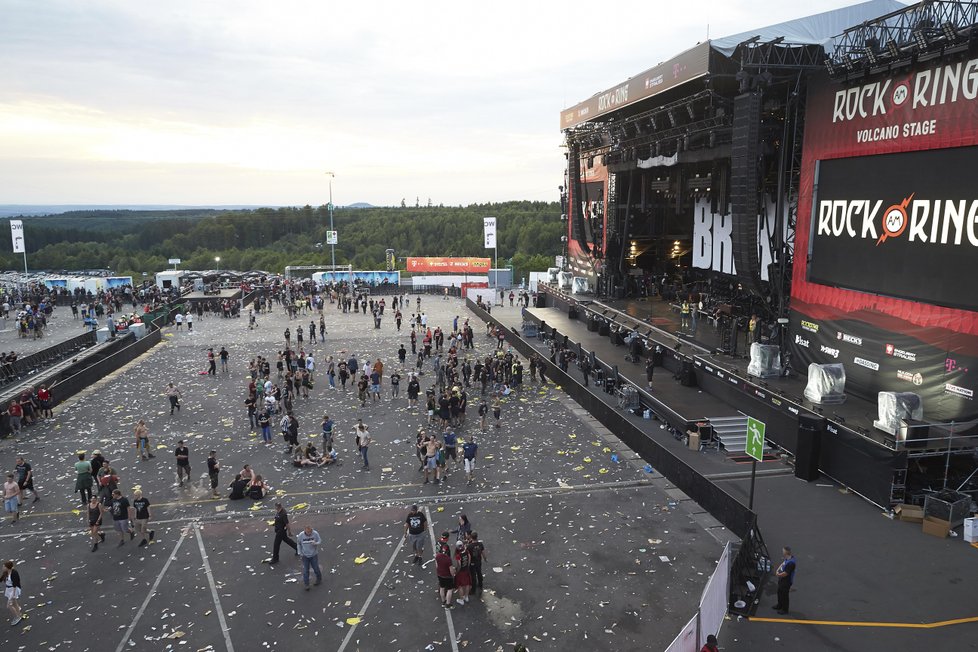 Kvůli teroristické hrozbě byl přerušen rockový festival v Nürburgu.