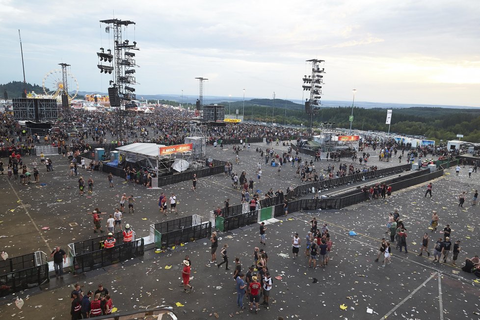 Kvůli teroristické hrozbě přerušen rockový festival v Nürburgu.