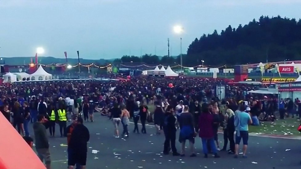 Rockový festival Rock am Ring musel být přerušen kvůli teroristické hrozbě.