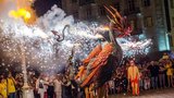 Festival v ulicích: Ohniví Španělé předvedou lidské pyramidy i draky