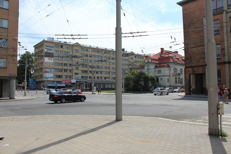 Na křižovatce ulic Sokolská a Českobratrská bude krátce omezena doprava.