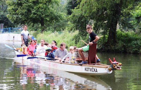 Brňané dováděli u řeky Svitavy: Neckyáda a kačenkyáda i projížďky historickým vlakem