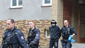 Feťáka policisté dopadli i díky mladíkovi, kterého okradl.