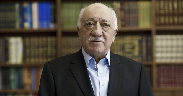 Smrt, strach a politický chaos v Turecku: Má vše na svědomí Fethullah Gülen?