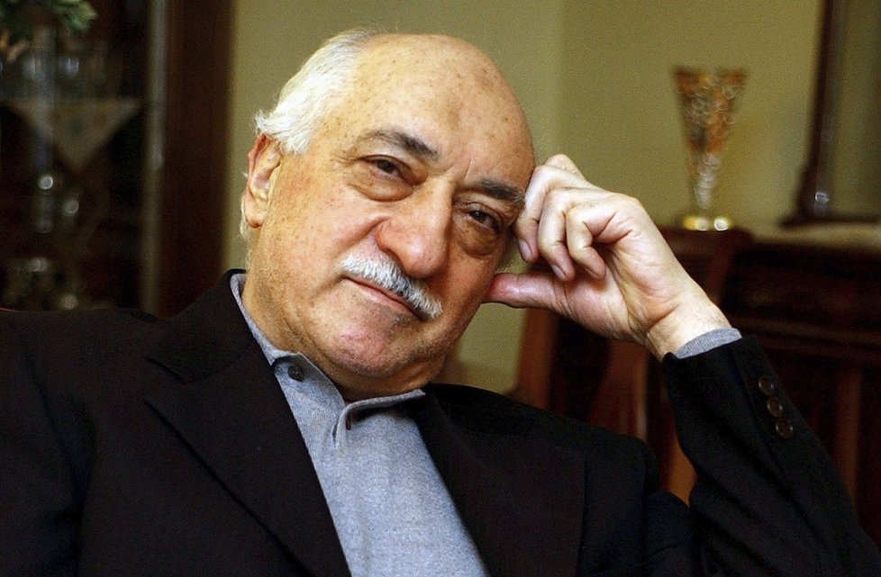 Údajný strůjce puče v Turecku: Kdo je Fethullah Gülen?