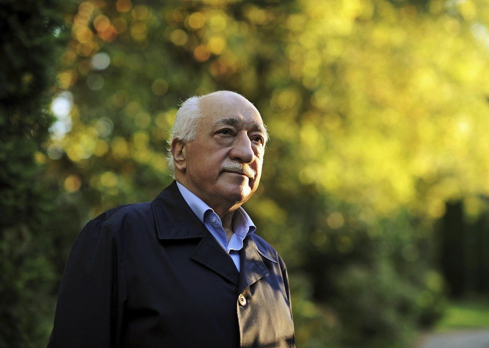 Údajný strůjce puče v Turecku: Kdo je Fethullah Gülen?
