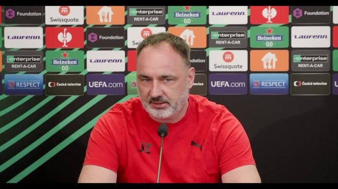 Trpišovský o odvetě: Při penaltách se někam zavřu. Naznačil brankáře Trpišovský o odvetě: Při penaltách se někam zavřu. Naznačil brankáře