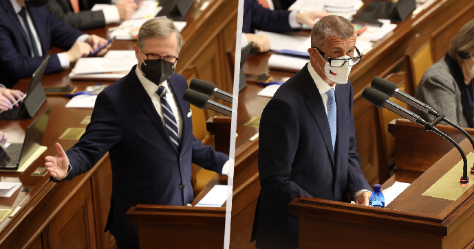 Premiér Petr Fiala (ODS, vlevo) a šéf ANO Andrej Babiš ve Sněmovně při jednání o důvěře vlády (12. 1. 2022)