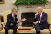 Gesto státníka, i dalo se to čekat. Jak Fiala, Babiš či Klaus reagovali na Bidenův krok