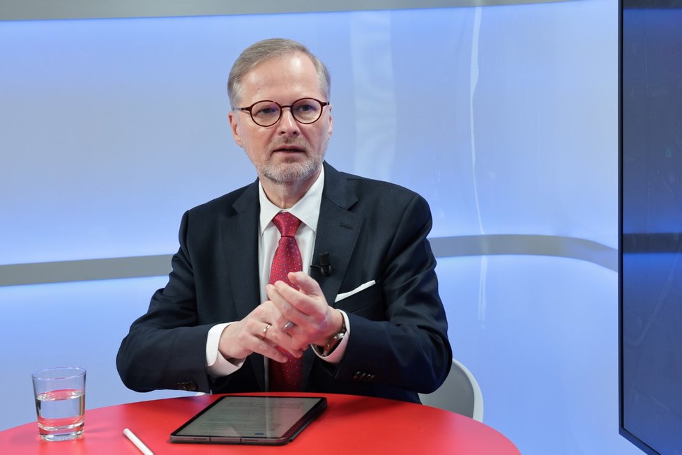 Premiér Petr Fiala (ODS) ve studiu Blesku. (25. 1. 2023)