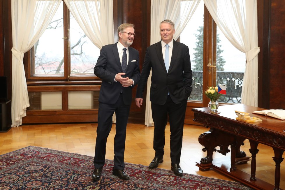 Premiér Petr Fiala (ODS) s generálním tajemníkem OECD Mathiasem Cormannem (30.3.2023)