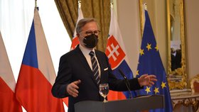 Premiér Petr Fiala (ODS) na tiskové konferenci se slovenským premiérem Eduardem Hegerem (11.1.2022)