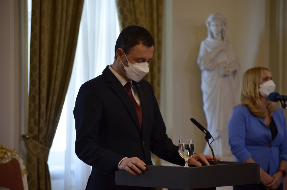 Slovenský premiér Eduard Heger během tiskové konference s premiérem Petrem Fialou (ODS) při jeho cestě na Slovensko  11.1.2022)