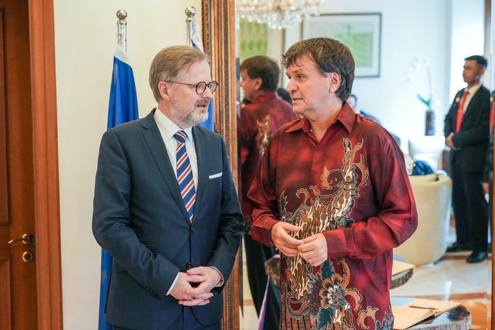 Petr Fiala se na českém velvyslanectví v Jakartě sešel s českými krajany.(19. 4. 2023)