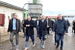 Premiér Petr Fiala a ministr zemědělství Marek Výborný se setkali se zemědělci v družstvu Pooslaví Nová Ves (27.11.2023).