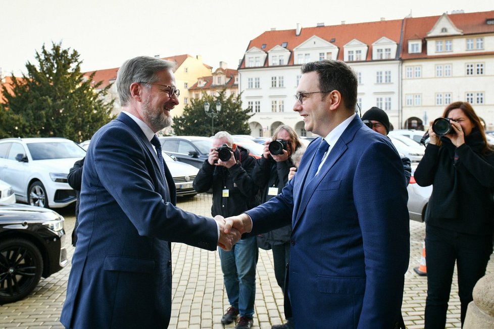 Premiér Petr Fiala (ODS) na bilanční návštěvě na ministerstvu zahraničních věcí se šéfem české diplomacie Janem Lipavským (Piráti) (6.2.2023)