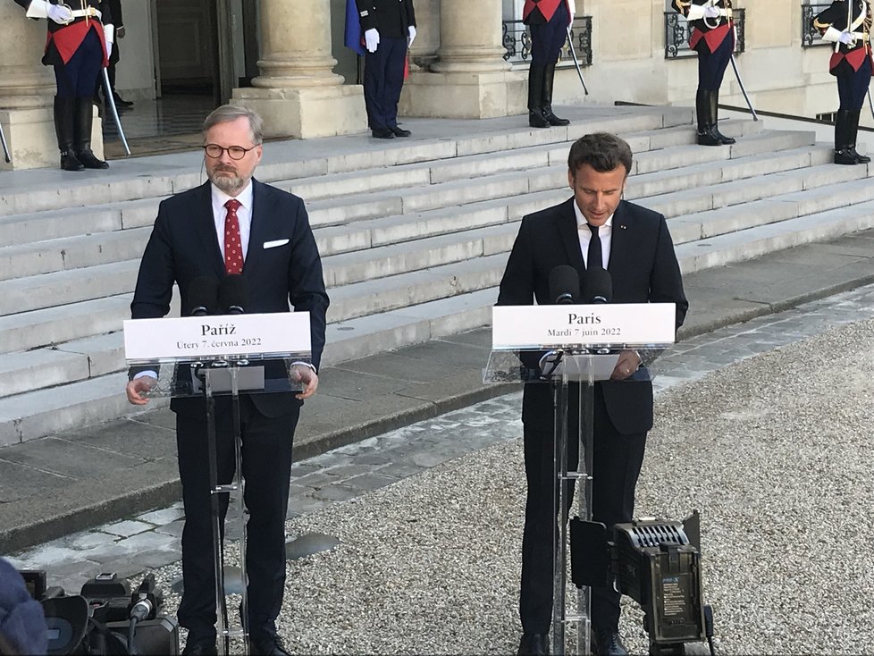 Premiér Petr Fiala (ODS) se v Paříži setkal s francouzským prezidentem Emmanuelem Macronem (7.6.2022)