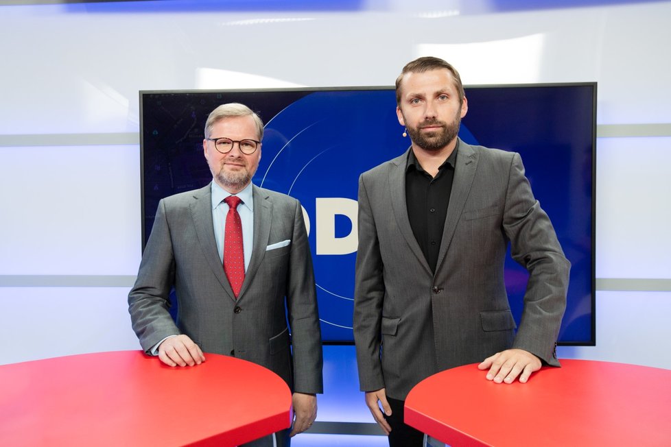 Předseda ODS Petr Fiala v Epicentru Blesk Zpráv s moderátorem Jaroslavem Šimáčkem (11. 7. 2019)