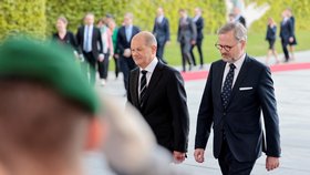 Premiér Petr Fiala (ODS) v Německu s kancléřem Olafem Scholzem (5.5.2022)