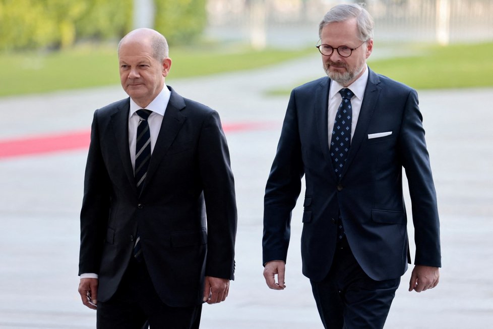 Premiér Petr Fiala (ODS) v Německu s kancléřem Olafem Scholzem (5. 5. 2022)