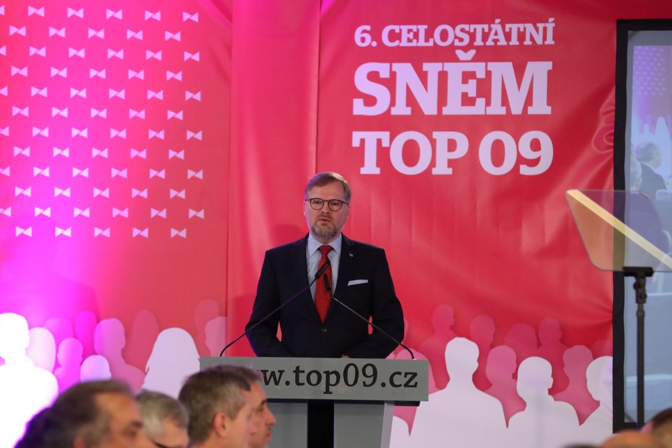 Předseda ODS Petr Fiala vyzýval TOP 09 na jejím sněmu k postupné volební spolupráci. Začít má v krajských a senátních volbách v roce 2020. (23. 11. 2019)