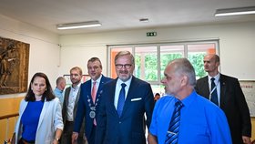 Premiér Petr Fiala (ODS) v Základní škole Májová v Ostrově na Karlovarsku (1.9.2022)