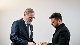 Premiér Petr Fiala se dnes v Bruselu na okraj summitu EU setkal s ukrajinským prezidentem Volodymyrem Zelenským.