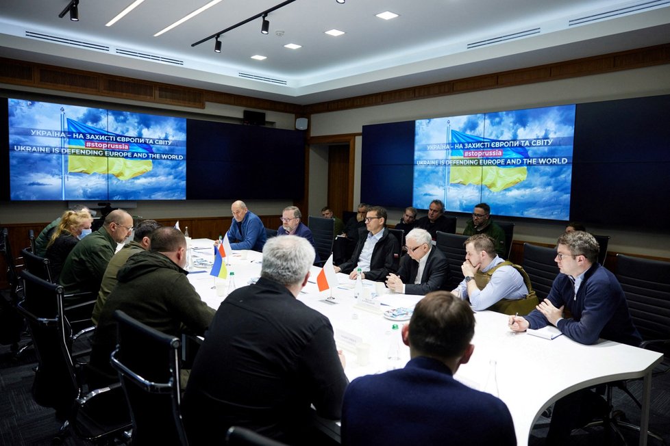 Premiér Petr Fiala s premiéry Polska a Slovinska na návštěvě u ukrajinského prezidenta Zelenského (15. 3. 2022)
