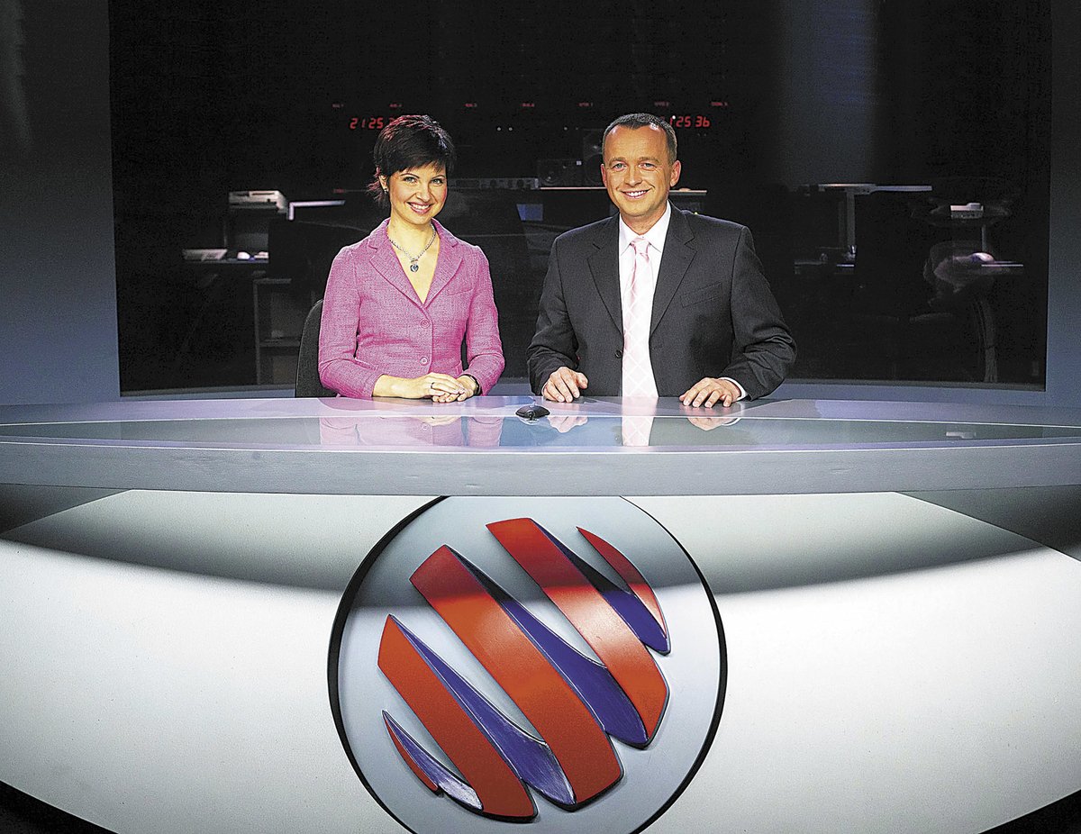 Markéta s Karlem moderovali Televizní noviny na Nově.
