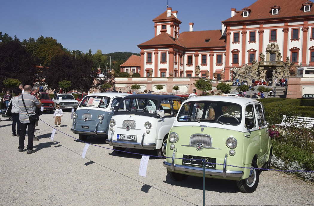 Modrobílou raritu Fiat 600 Multipla z našich stránek znáte. Nyní vyšlo najevo, že má v Česku další dva sourozence.