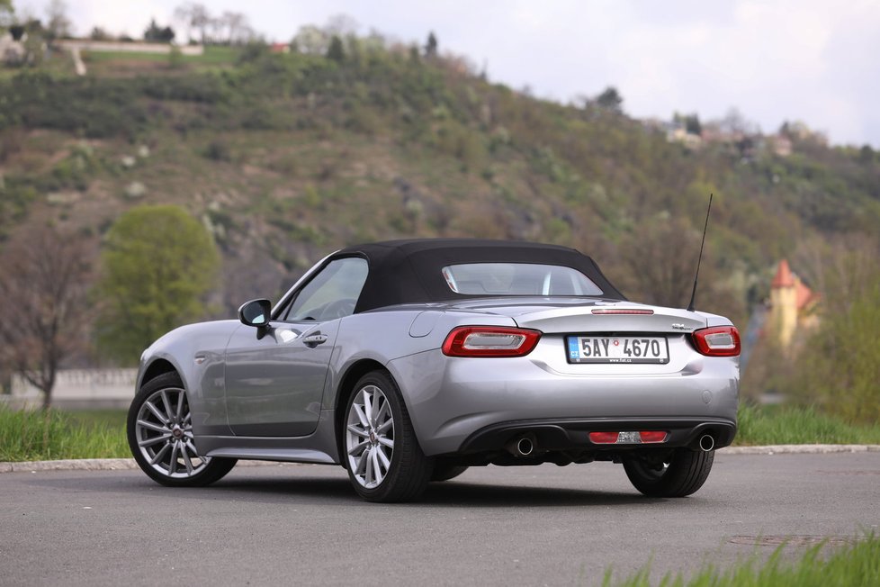 Fiat 124 Spider Lusso