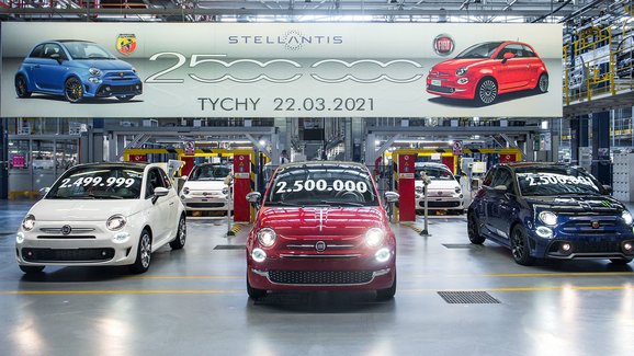 Fiat 500 slaví! V Polsku vzniklo už 2,5 milionu tohoto retro autíčka