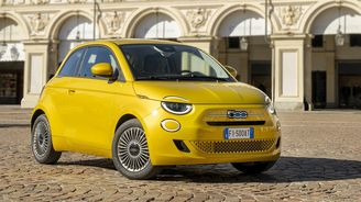 Fiat 500 přichází jako mild hybrid. Výkonem neoslní Fiat 500 přichází jako mild hybrid. Výkonem neoslní