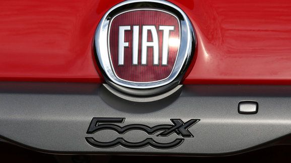 Fiat kvůli novému koronaviru omezuje přístup do italských továren