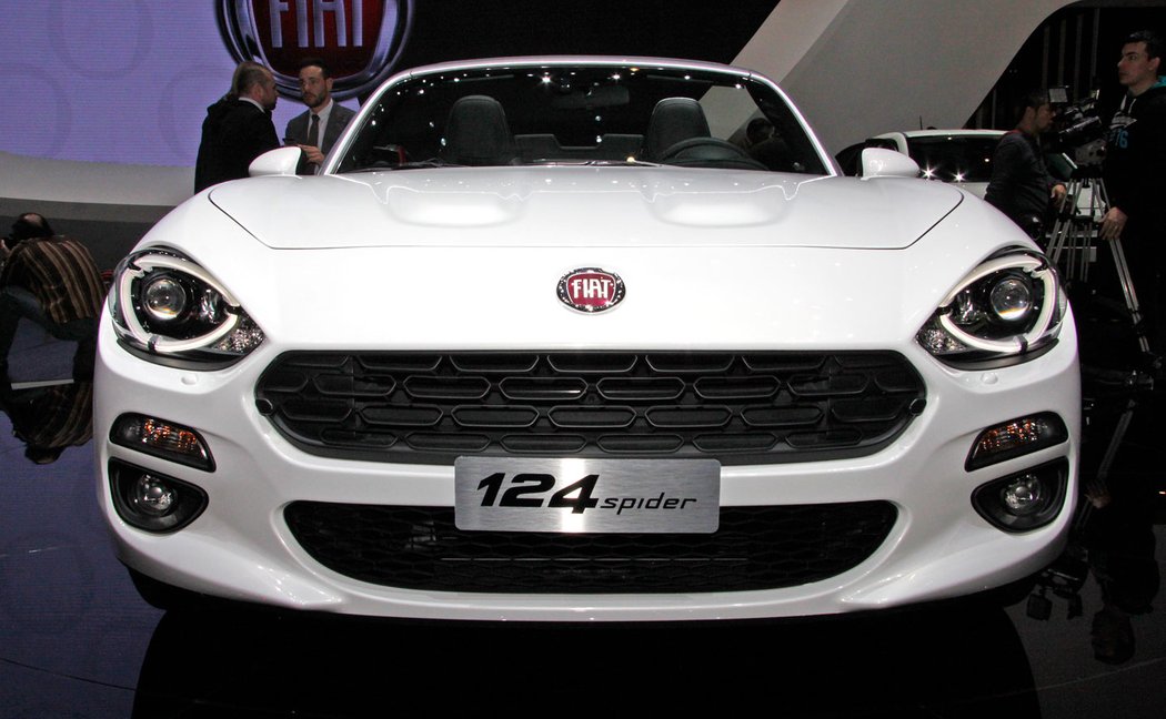 fiat novemodely video zeneva2016 roadster redakcnivideo