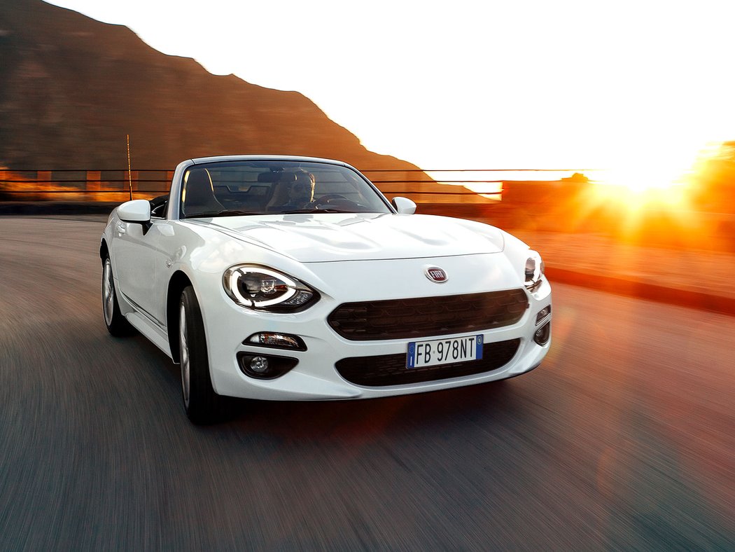 fiat novemodely video zeneva2016 roadster redakcnivideo