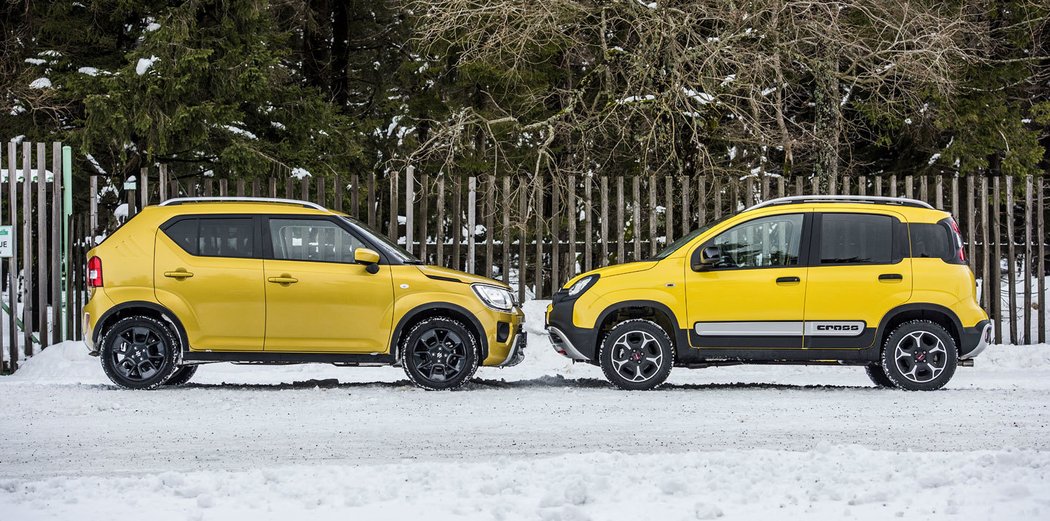 Suzuki Ignis se řadí ke crossoverům, plastovým krytím ale šetří víc než dobrodružný Fiat Panda. Siluety obou modelů jsou nápadité a nezaměnitelné.