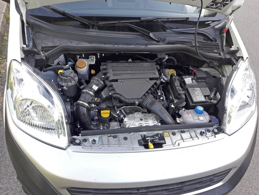 Skvostný, malý čtyřválcový turbodiesel podává ve druhé generaci výkon až 70 kW