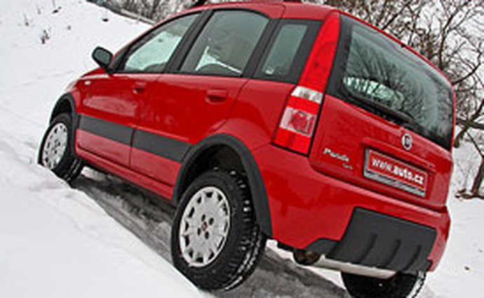 TEST Fiat Panda 1,2 4x4 Climbing – Kalamitní mikrotečka