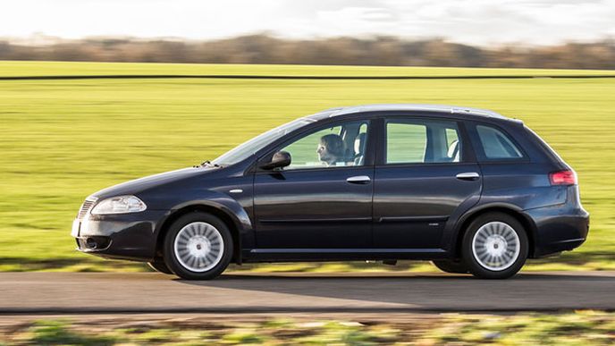 Ojetý Fiat Croma Mk2 (2005-2010): Ošklivá? A komu to vadí? Ojetý Fiat Croma Mk2 (2005-2010): Ošklivá? A komu to vadí?