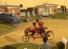 Videoklip k hitu od Stromae vzdává hold Isettě a Fiatům 500