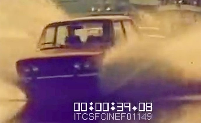 Video: Tohle byly reklamy! Úžasný kaskadérský výkon Fiatu 124!