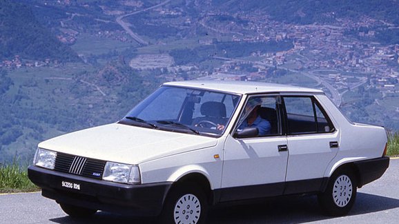 Fiat Regata (1983-1995): Pohledný sedan se představil před 35 lety v Brně