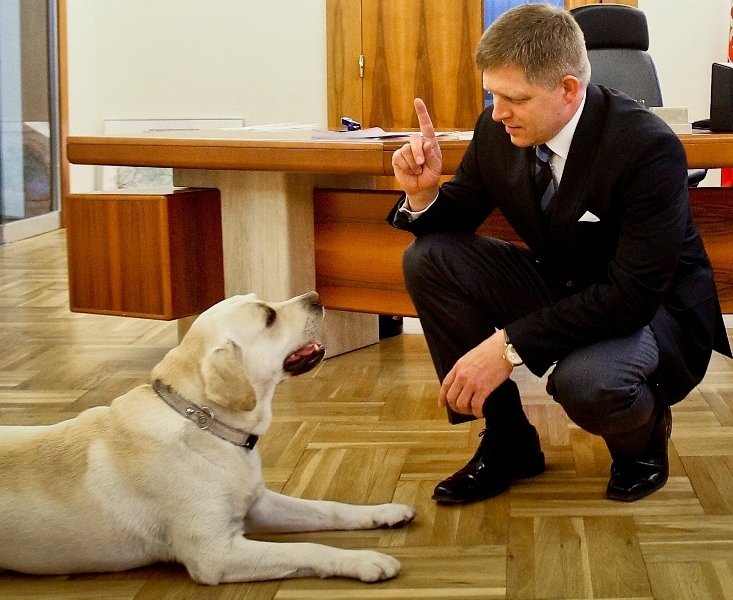 Robert Fico a jeho teď už zesnulý labrador Larry