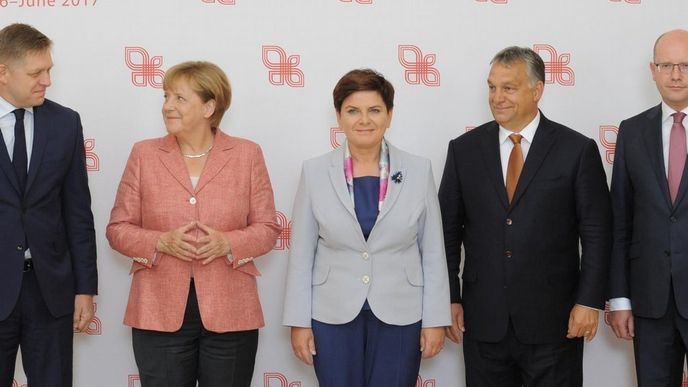 Fico, Merkelová, Szydlová, Orbán, Sobotka, V4 Fico, Merkelová, Szydlová, Orbán, Sobotka, V4